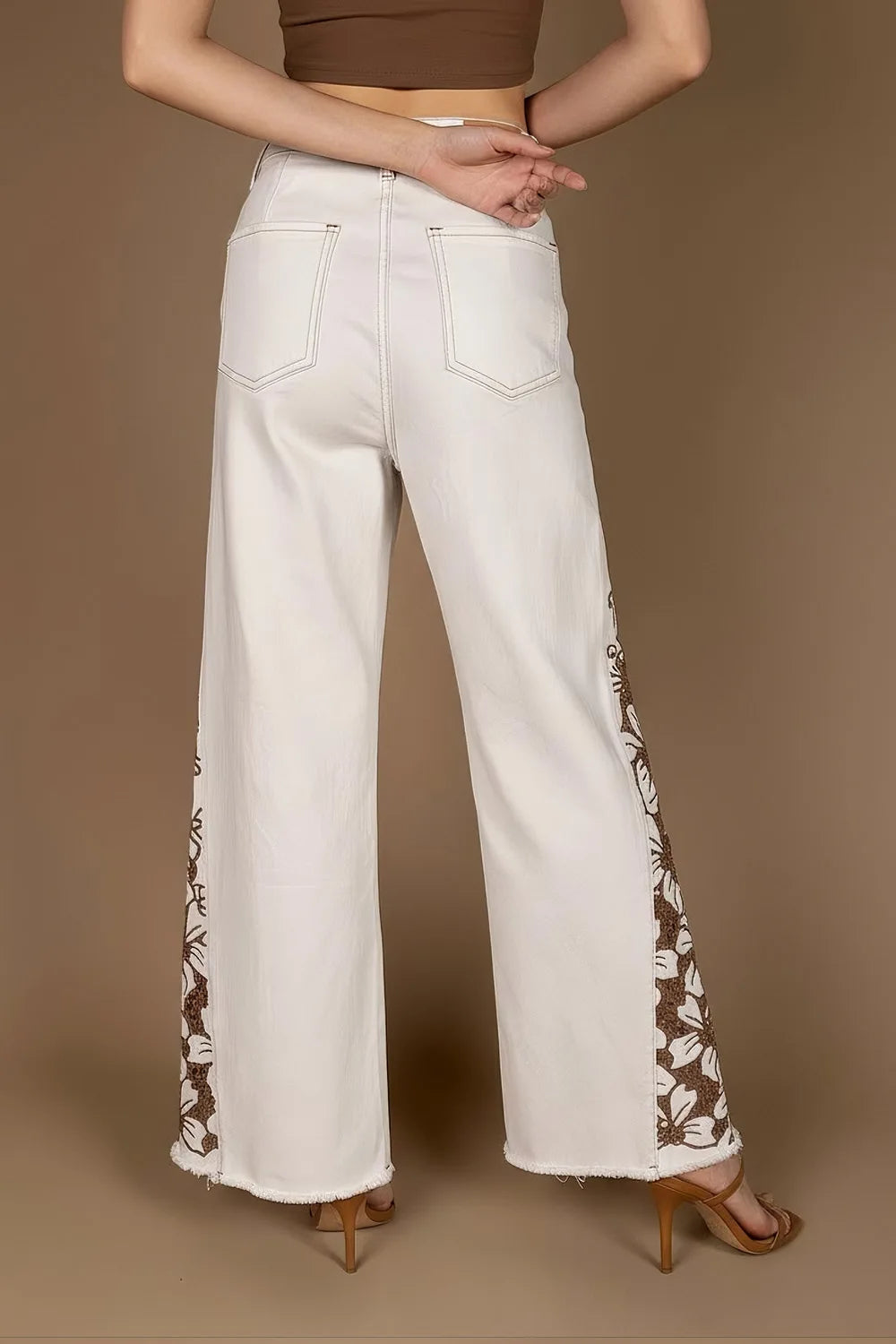 Fisto Detaylı Krem Jean