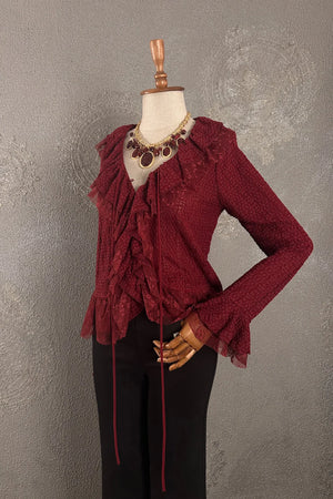 Bordo volanlı dantel bluz, kadın giyim, uzun kollu, çiçek detaylı, şık kesim, önden görünüm