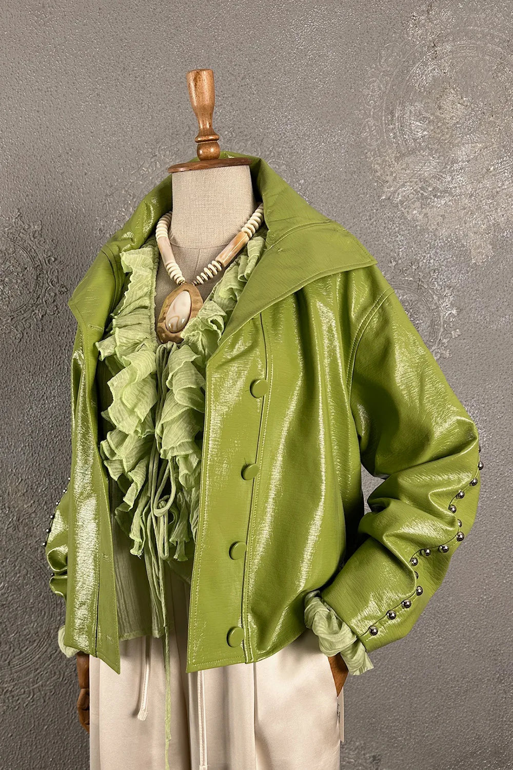 Zımbalı Parlak Deri Ceket