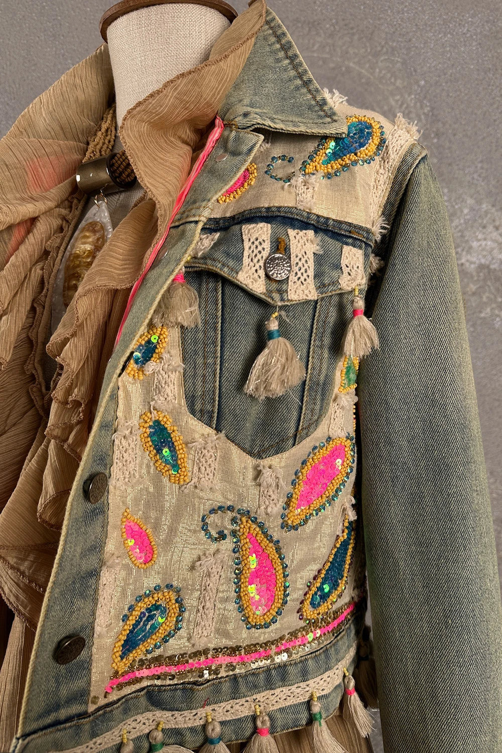 Payetli Kısa Denim Ceket