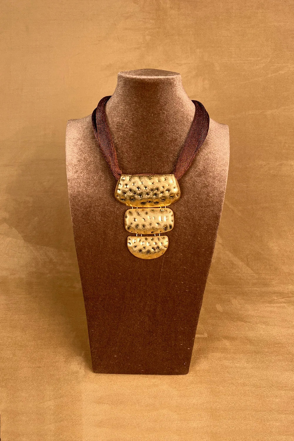 Büyük Uçlu Simli Kolye