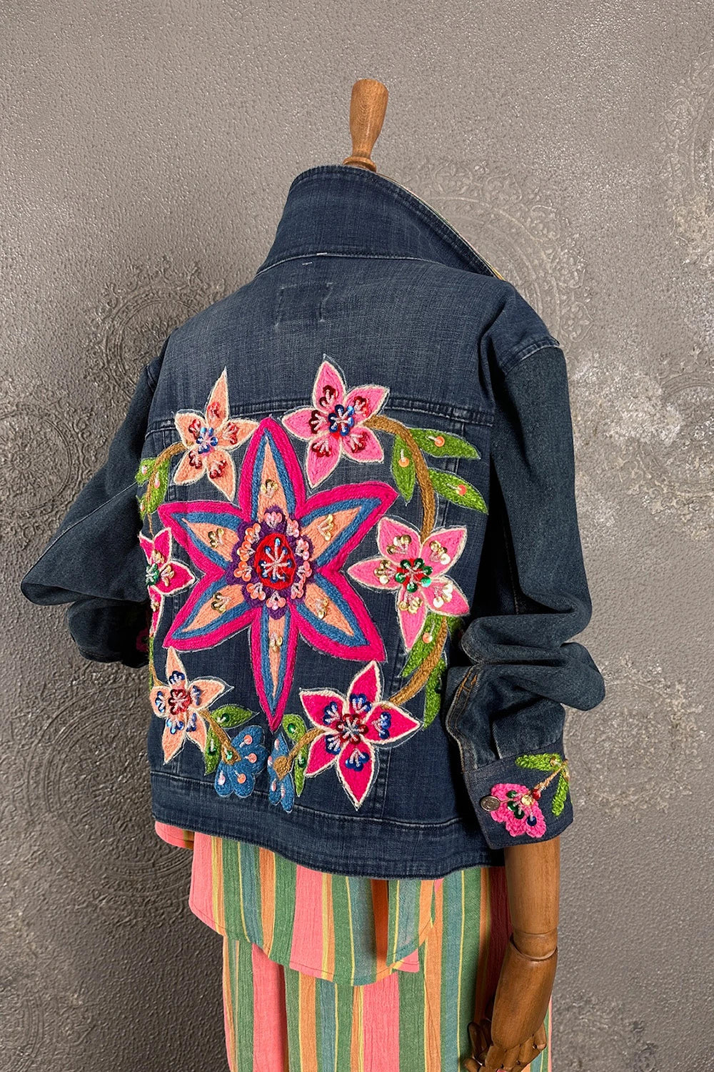 İşlemeli Denim Ceket