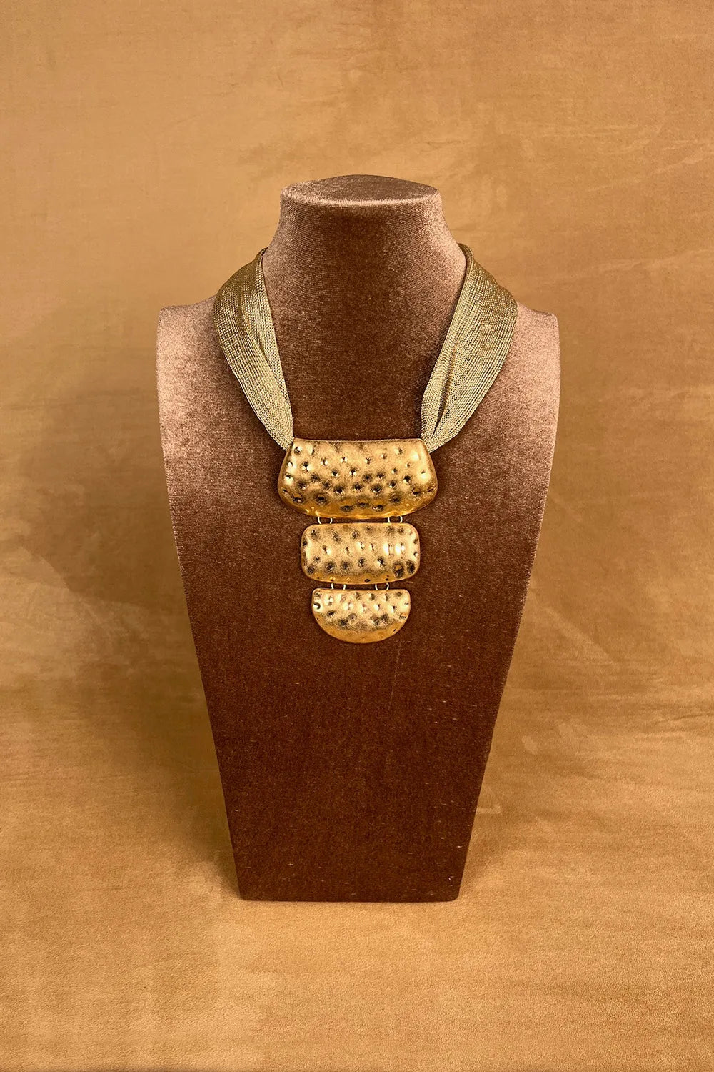 Büyük Uçlu Simli Kolye