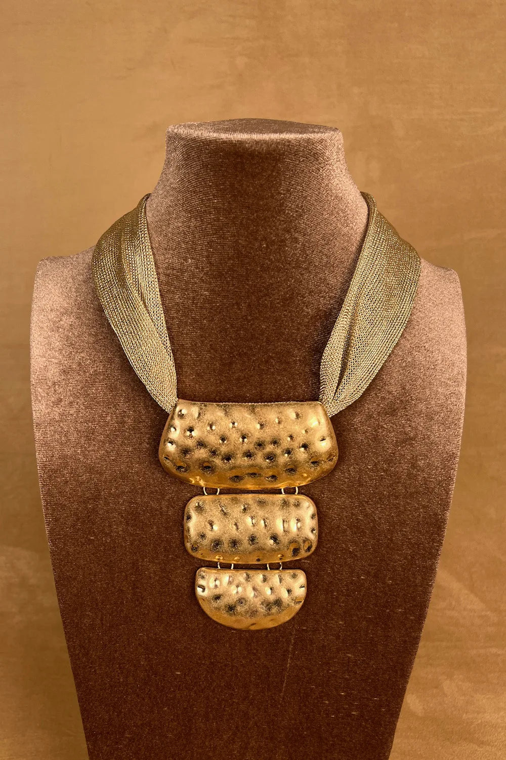 Büyük Uçlu Simli Kolye