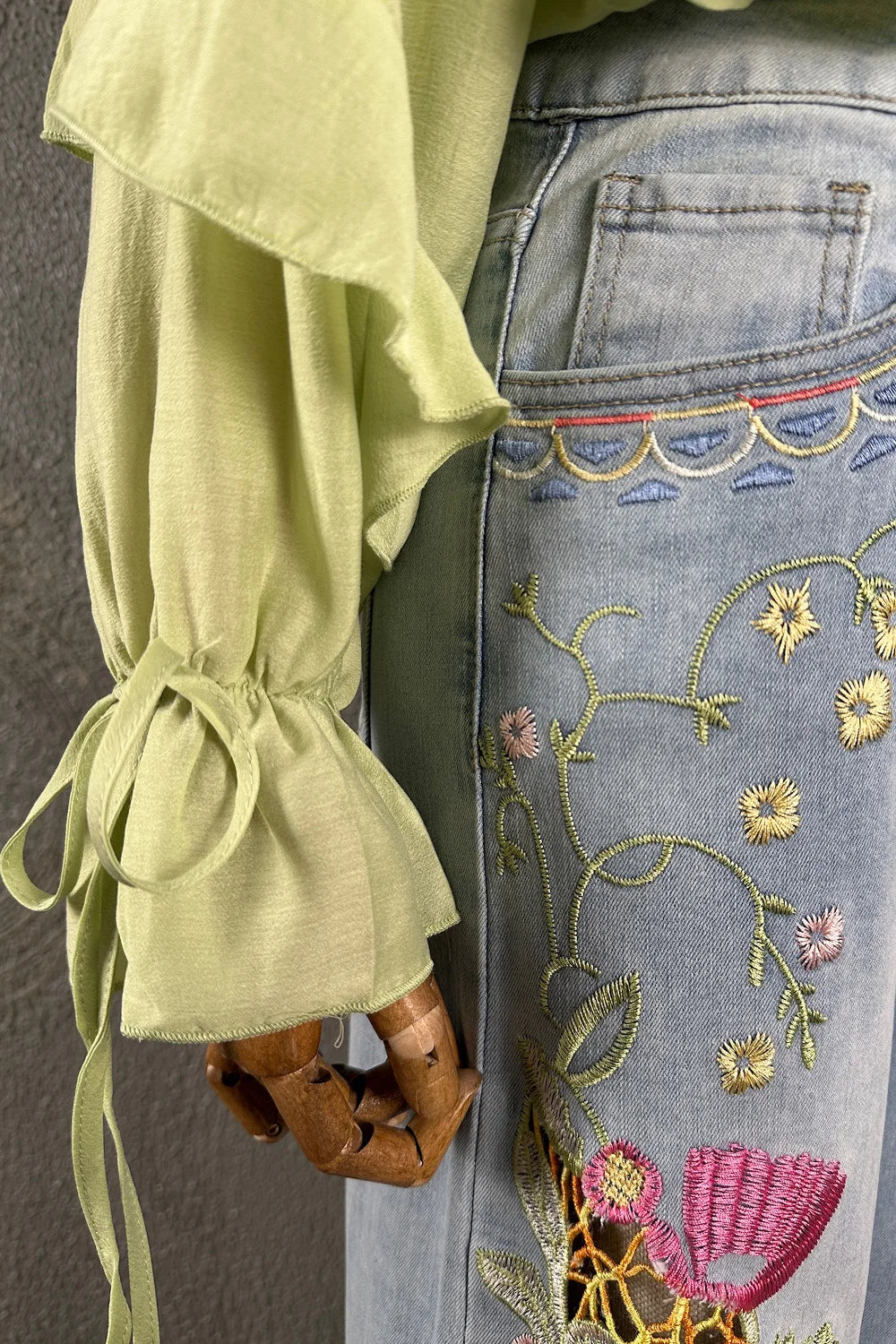 Volan Detaylı Crop Bluz