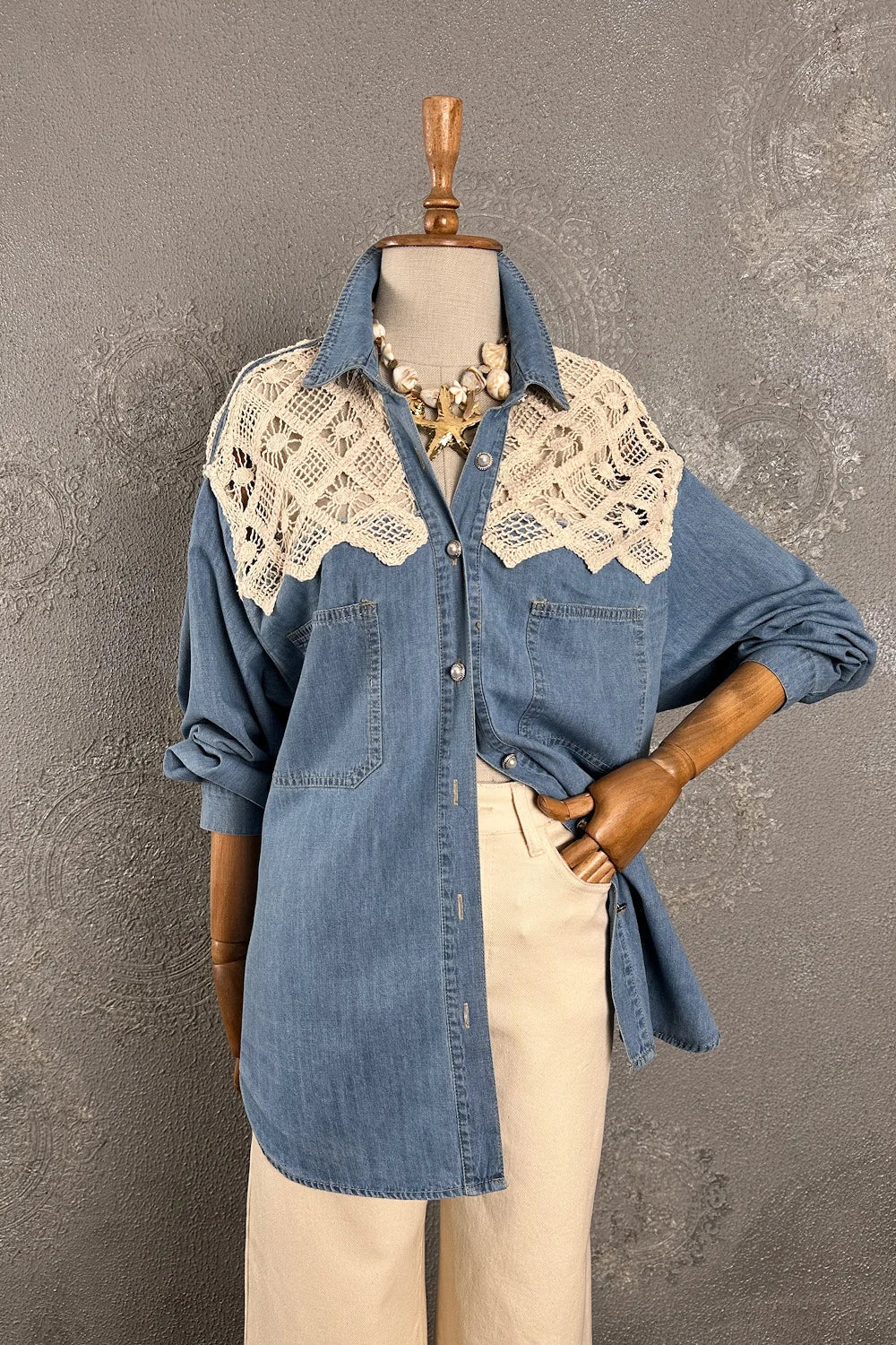 Kroşe Detaylı Denim Gömlek