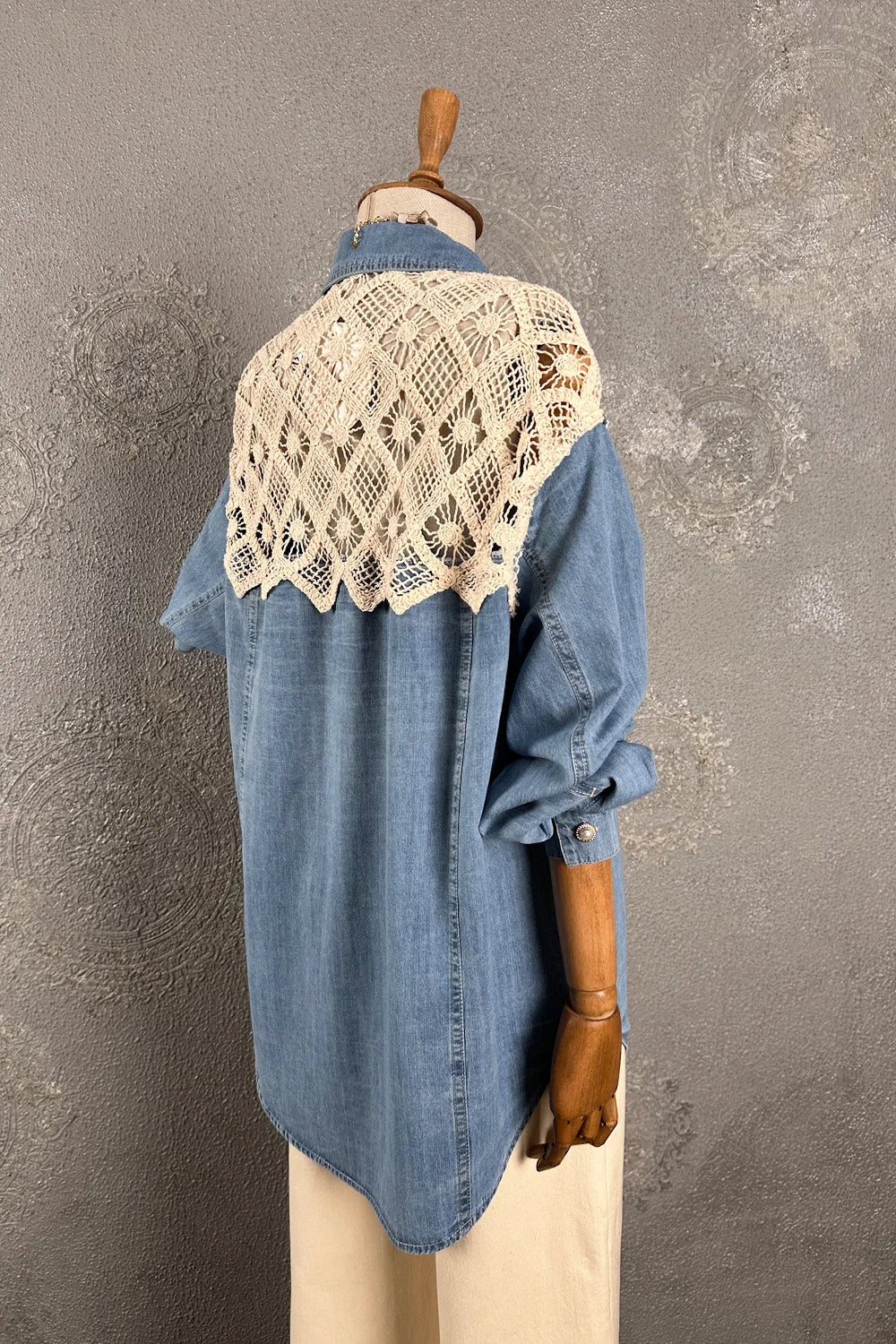 Kroşe Detaylı Denim Gömlek