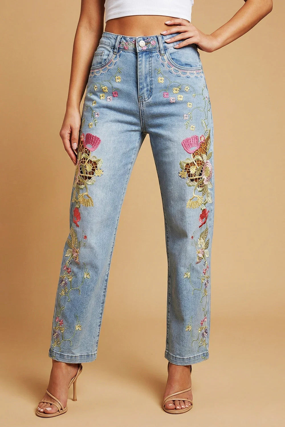 Çiçek Nakışlı Jean