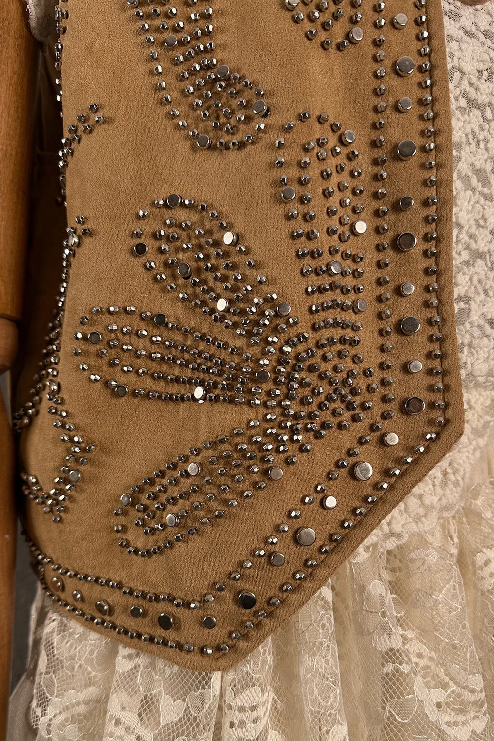 Zımbalı Nubuk Yelek