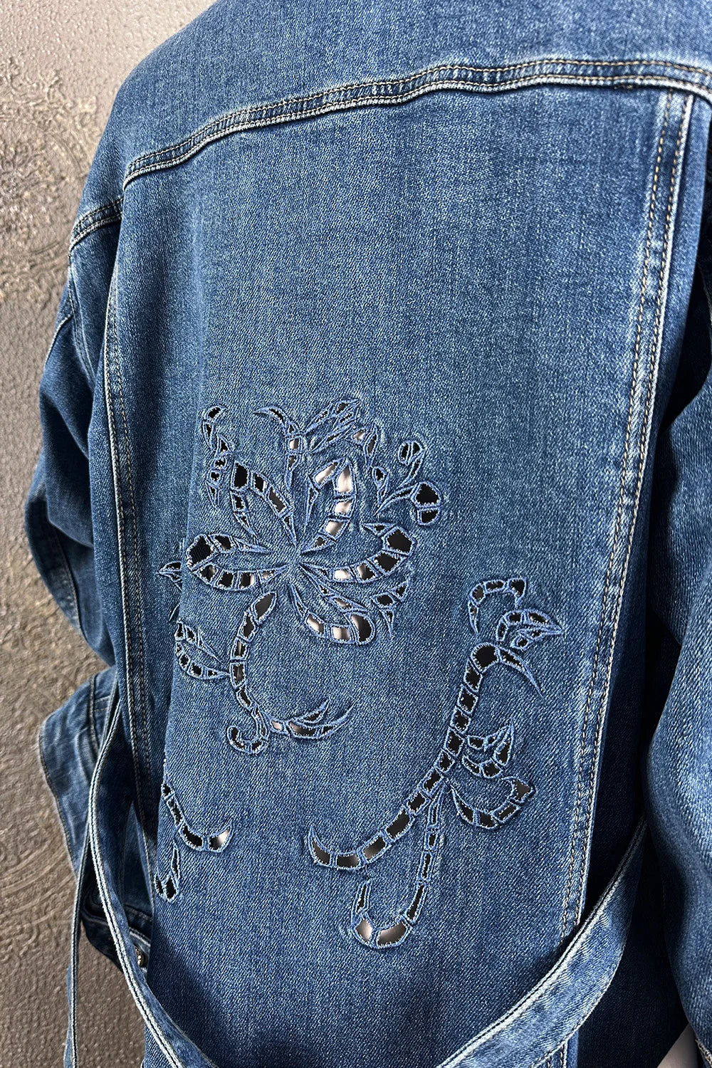 Desen Kesimli Denim Ceket