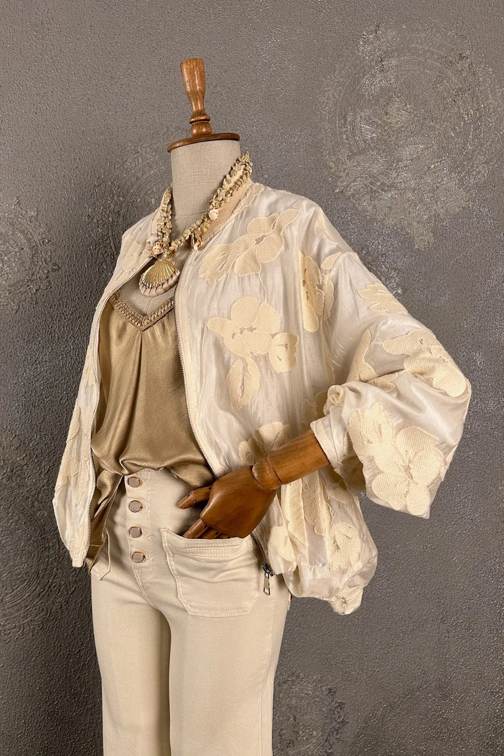 Çiçek Nakışlı Bomber Ceket