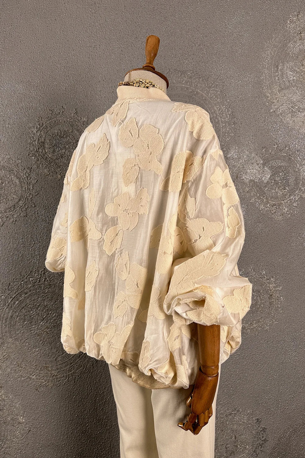 Çiçek Nakışlı Bomber Ceket