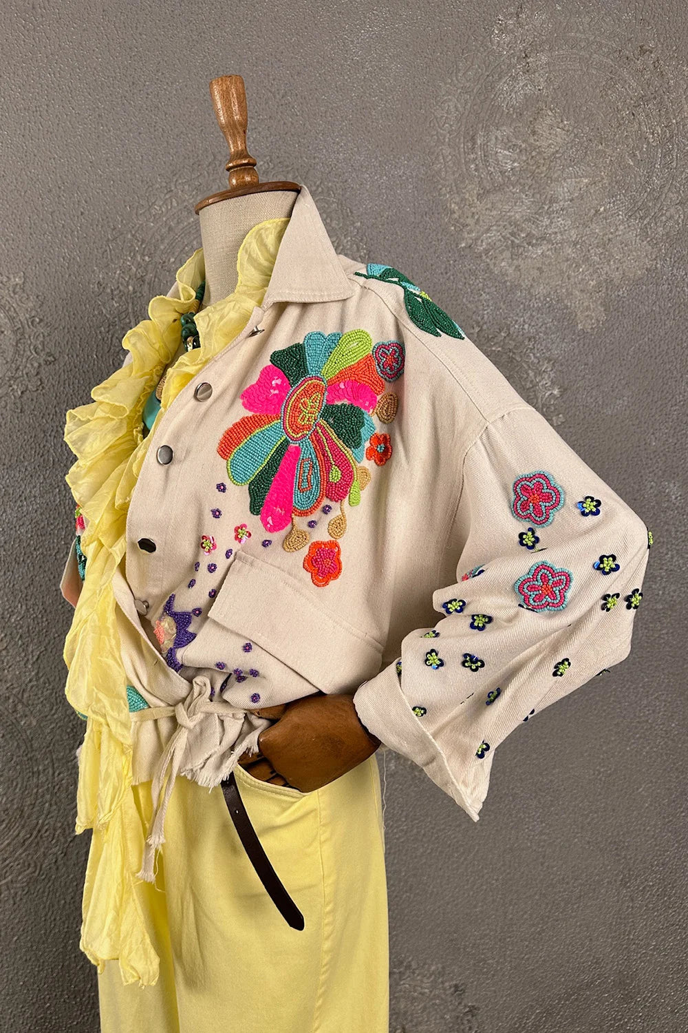 Boncuk İşlemeli Ceket