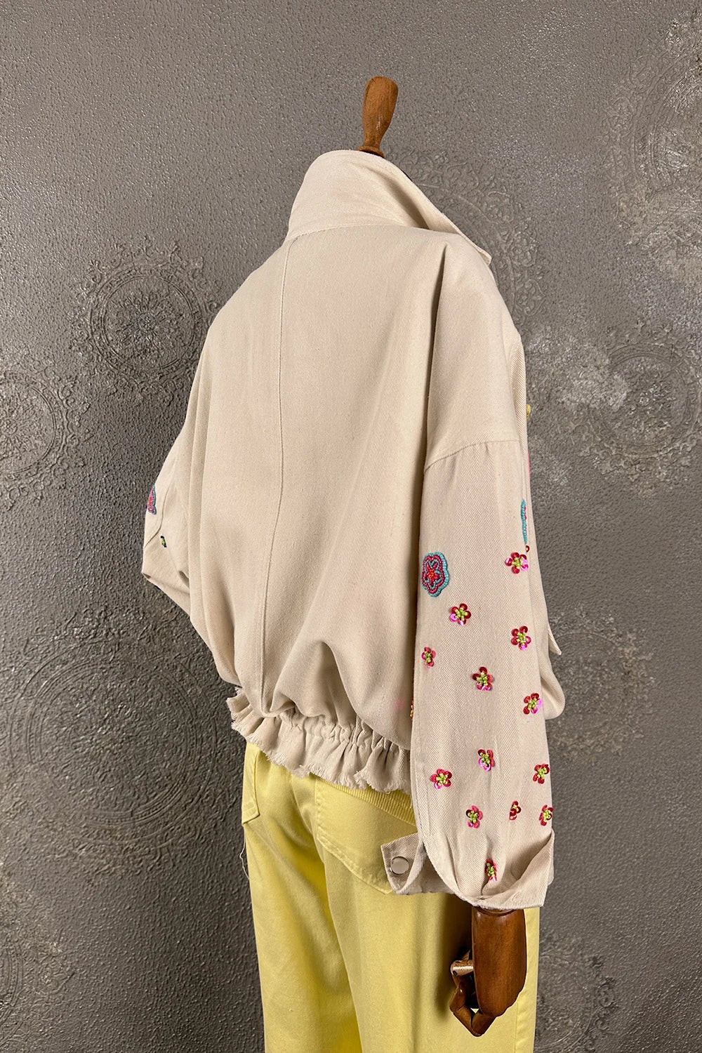 Boncuk İşlemeli Ceket