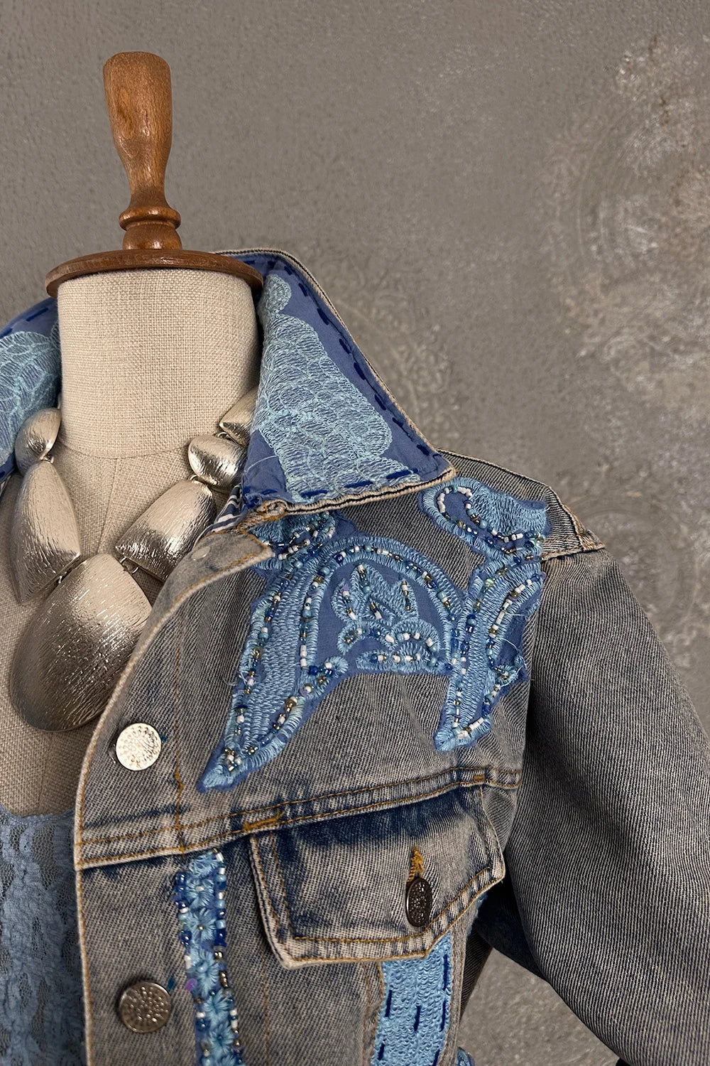 İşlemeli Denim Ceket