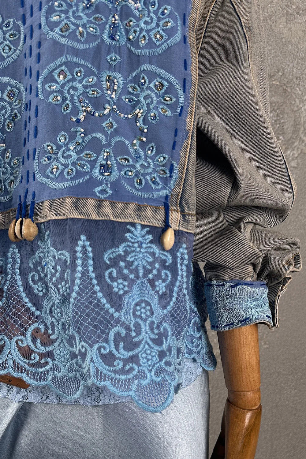 İşlemeli Denim Ceket