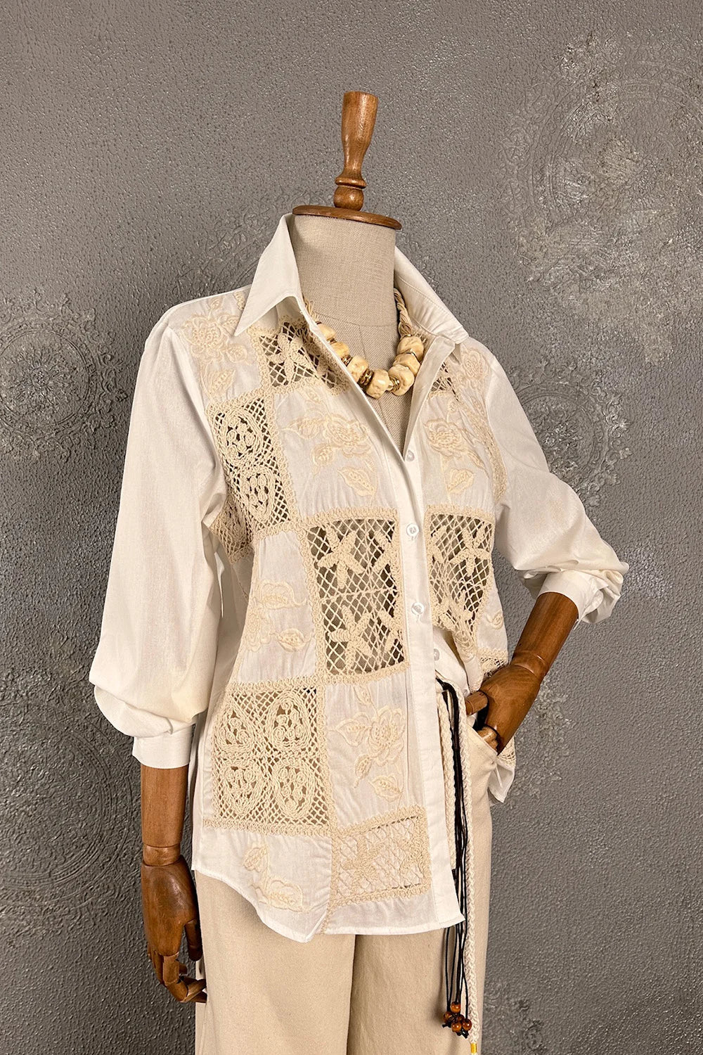 Kroşe Detaylı Gömlek