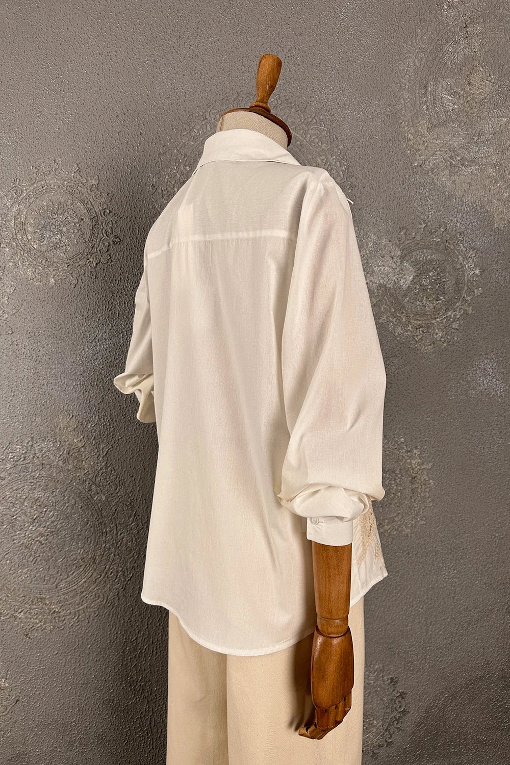 Kroşe Detaylı Gömlek