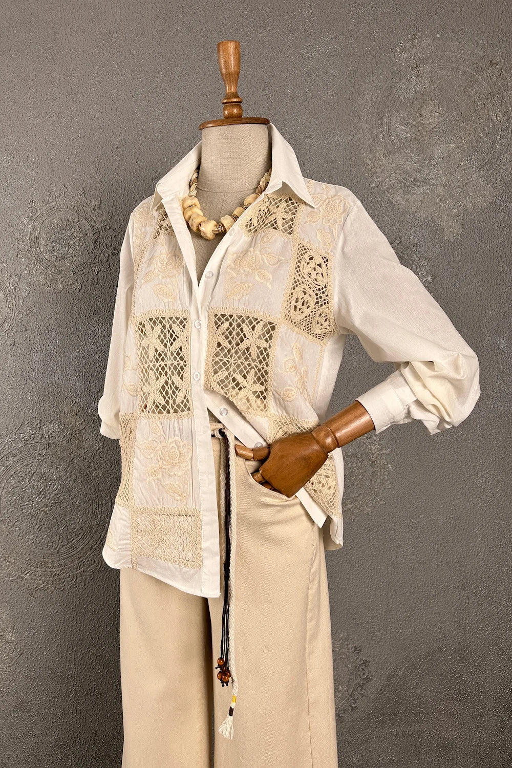 Kroşe Detaylı Gömlek