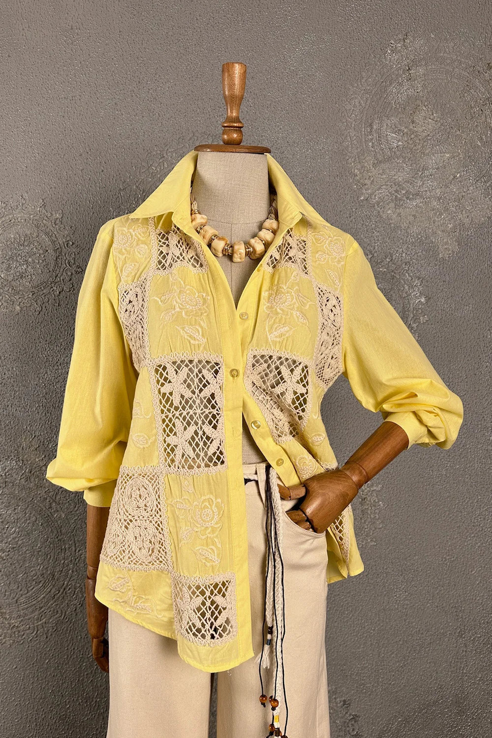 Kroşe Detaylı Gömlek