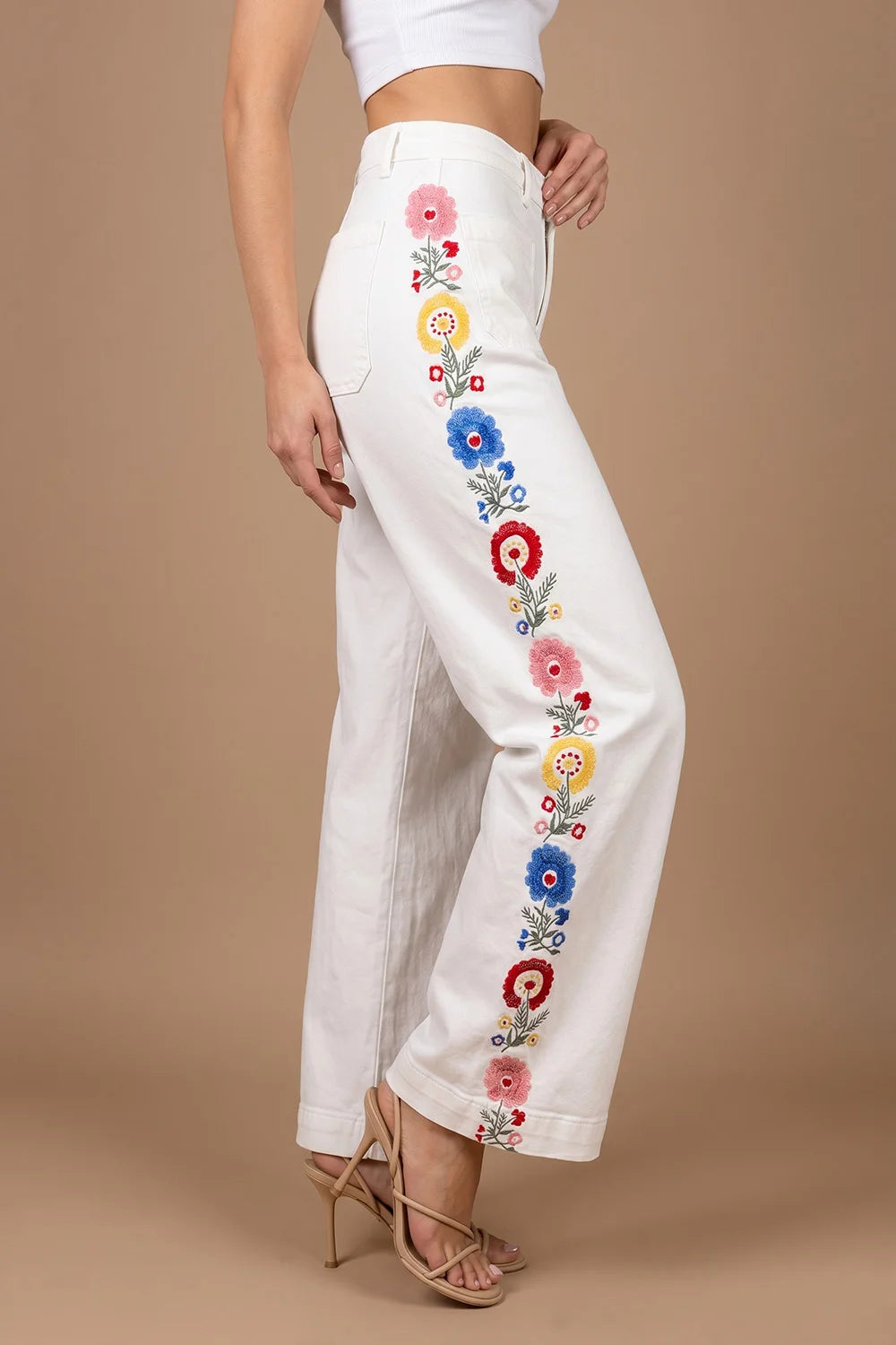 Çiçek Nakışlı Jean