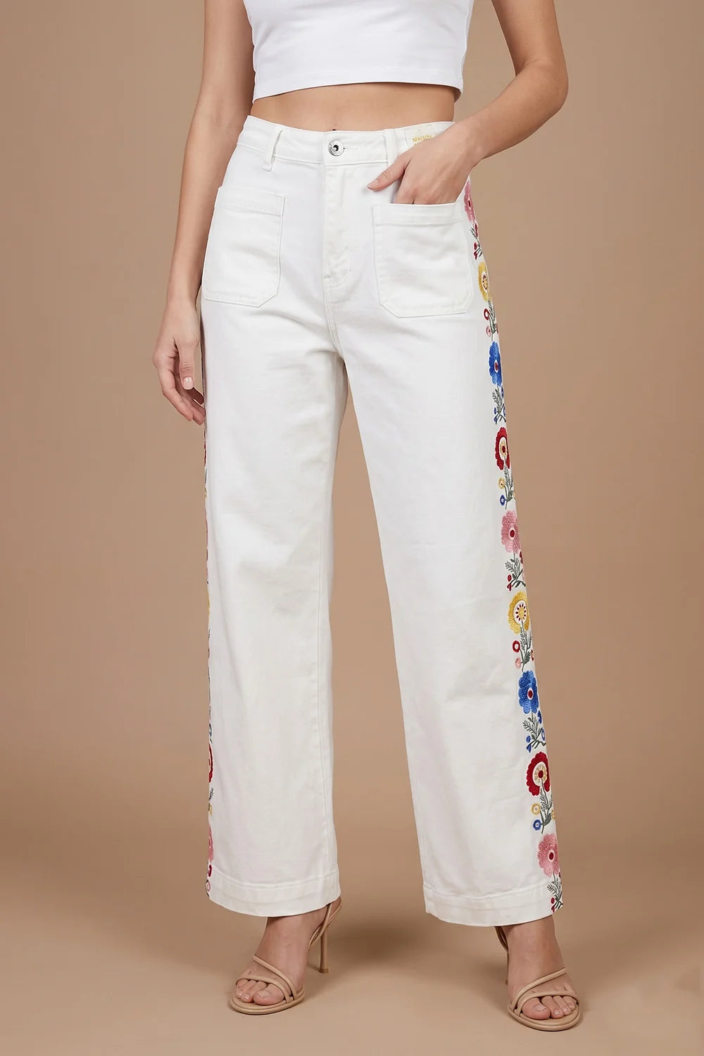 Çiçek Nakışlı Jean