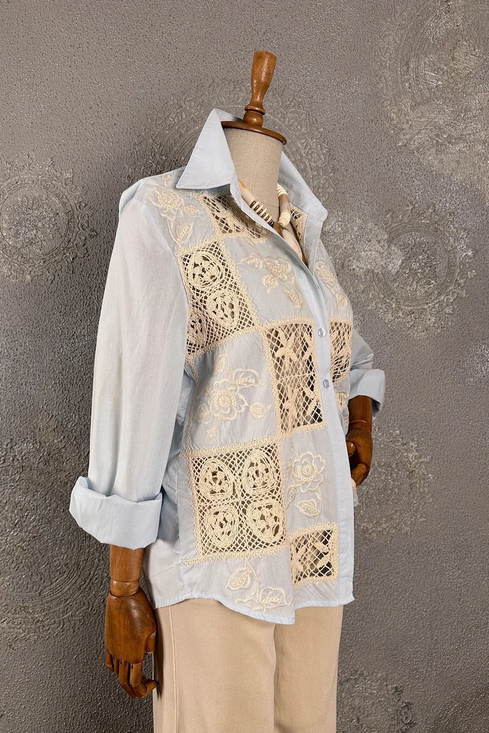 Kroşe Detaylı Gömlek