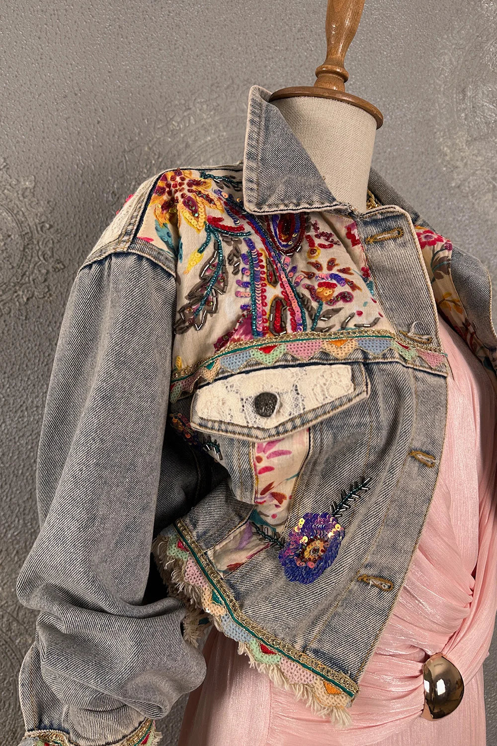 İşlemeli Crop Denim Ceket