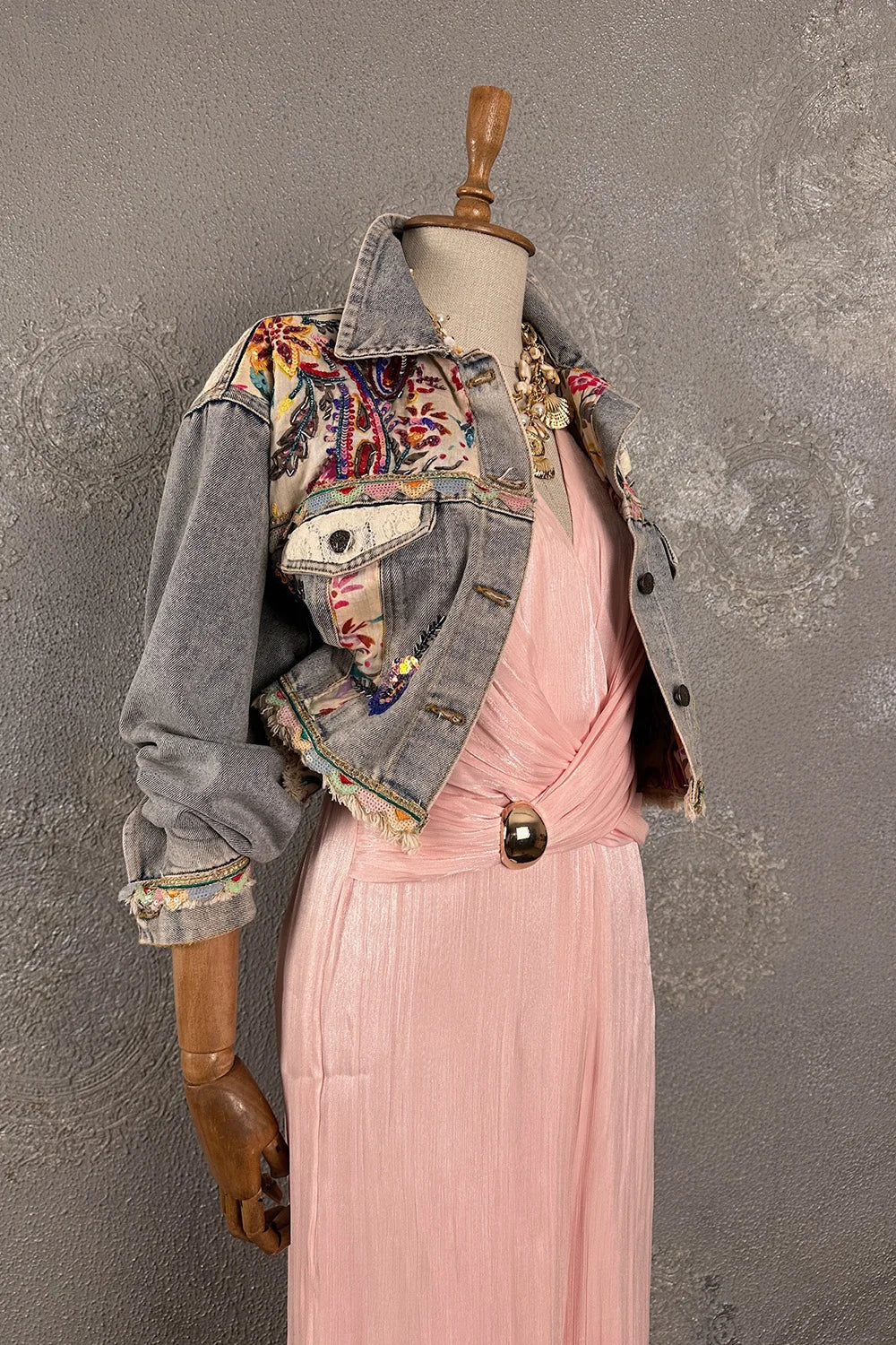 İşlemeli Crop Denim Ceket