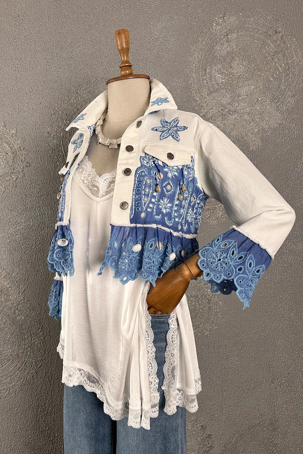 İşlemeli Crop Denim Ceket