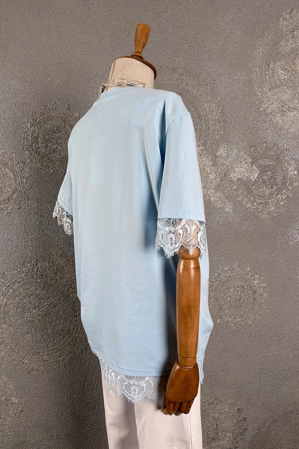 Dantel Detaylı T-shirt