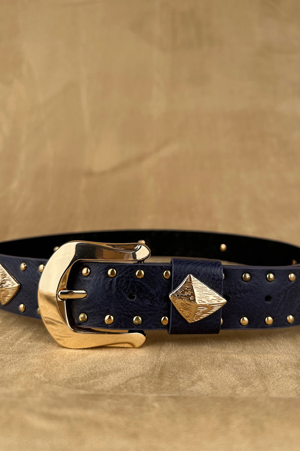 Geometrik Zımbalı Deri Kemer