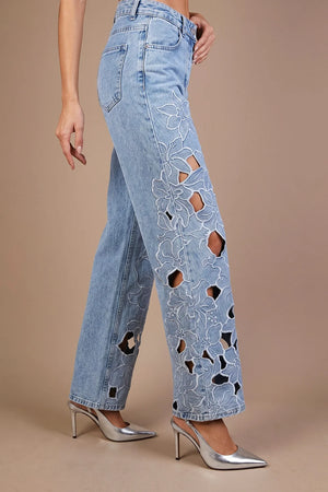 Taş İşlemeli Cut-Out Jean