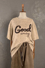 Krem melanj kadın t-shirt, Good morning baskılı, oversize kesim, rahat silüet, önden görünüm