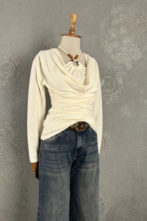 Krem çift katmanlı triko bluz, cowl yaka, uzun kollu, kadın giyim, casual stil, önden görünüm