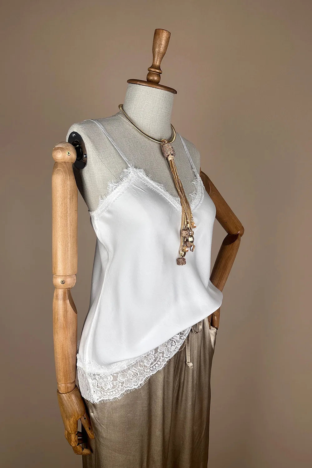 Dantel Detaylı Saten Bluz