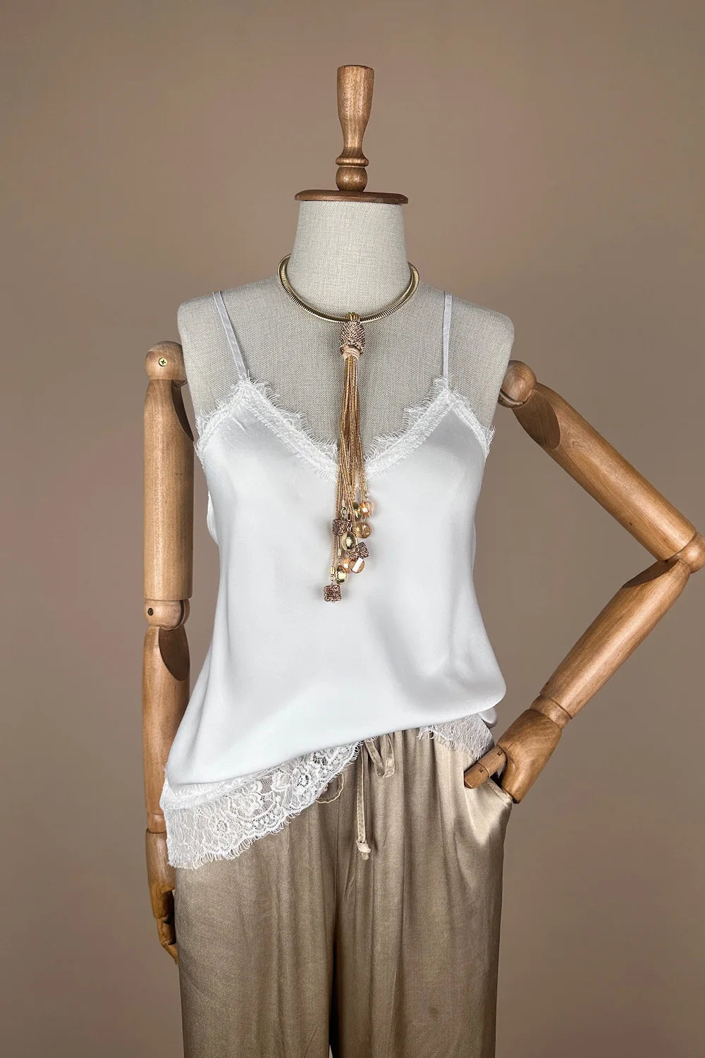 Dantel Detaylı Saten Bluz