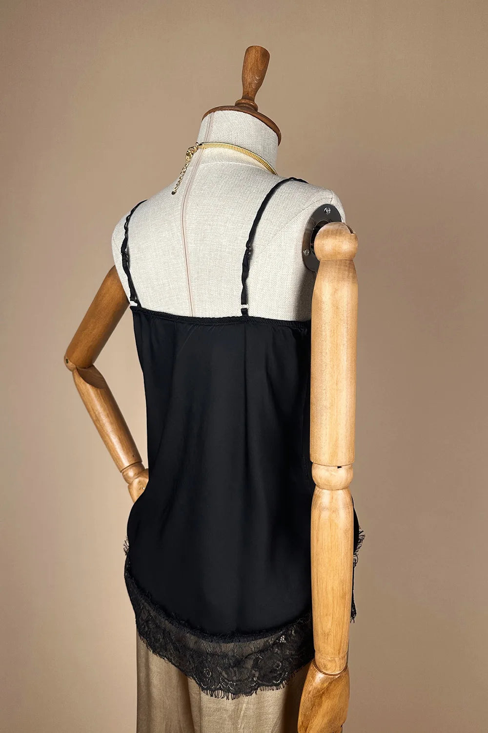 Dantel Detaylı Saten Bluz