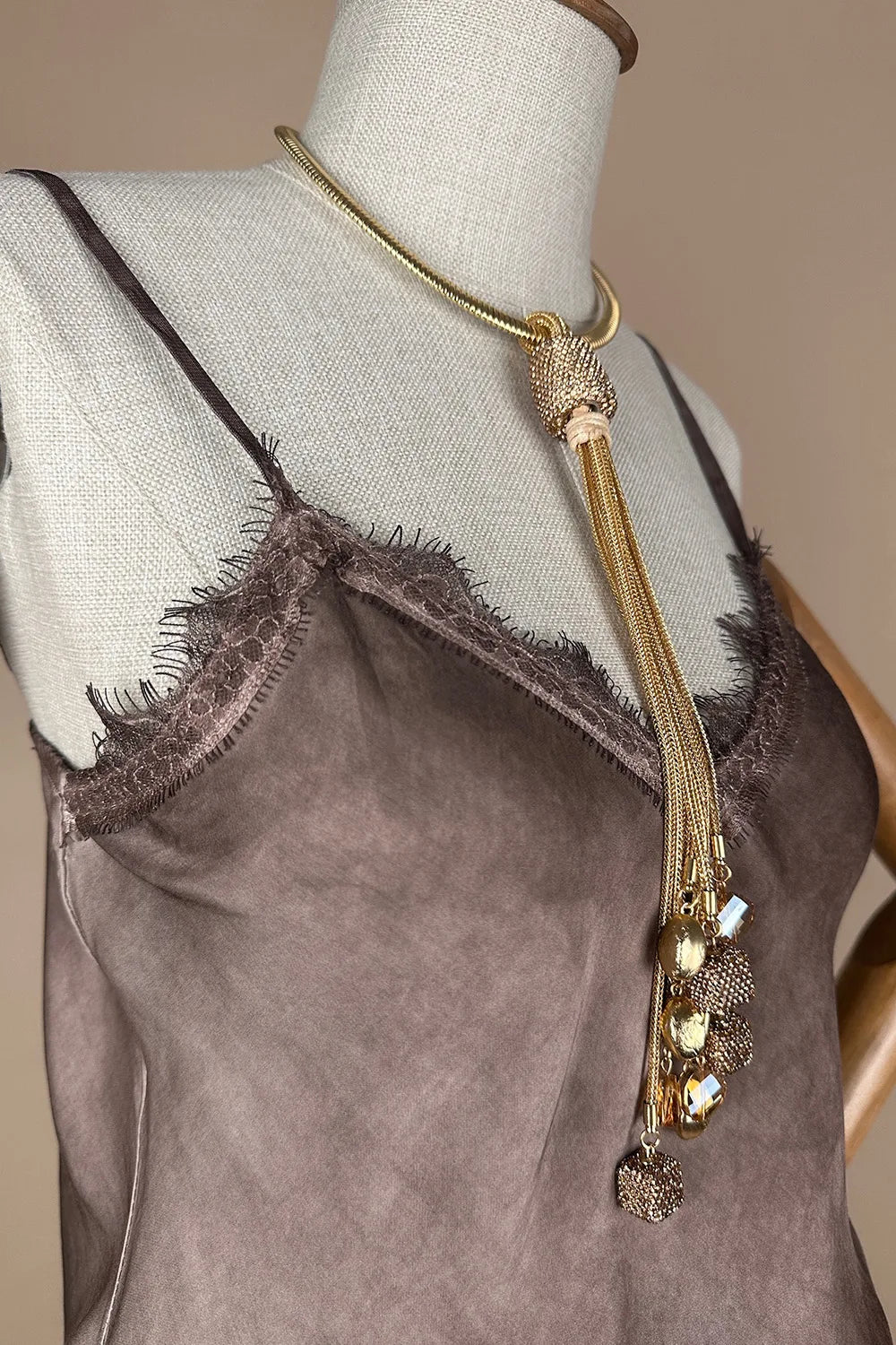 Dantel Detaylı Saten Bluz