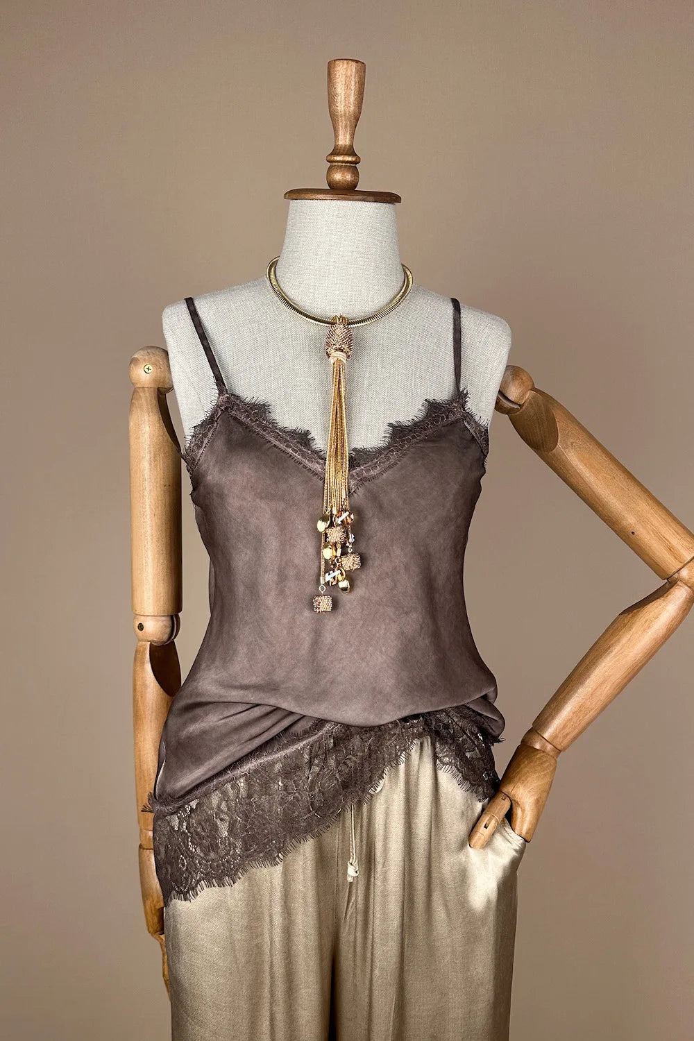 Dantel Detaylı Saten Bluz