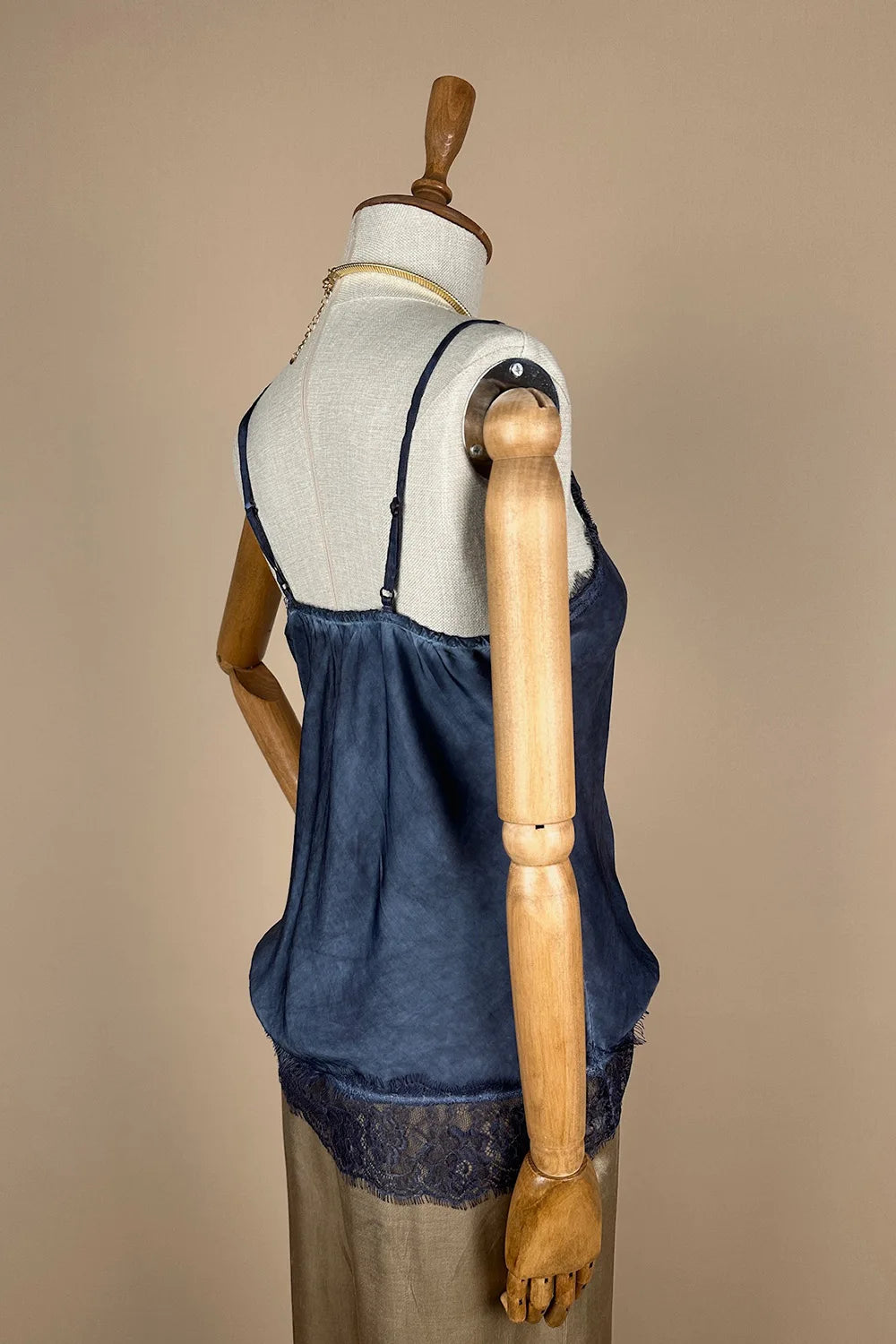 Dantel Detaylı Saten Bluz