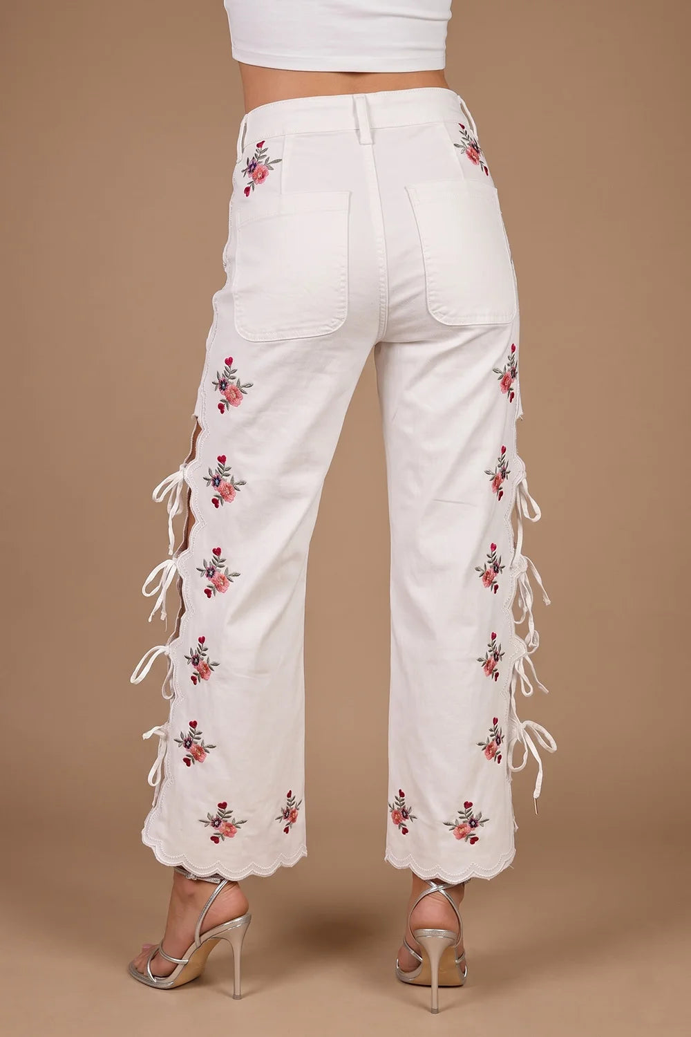 Bağcık Detaylı Jean