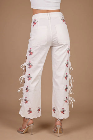 Bağcık Detaylı Jean