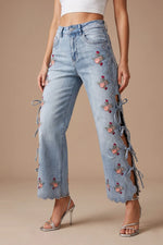 Bağcık Detaylı Jean