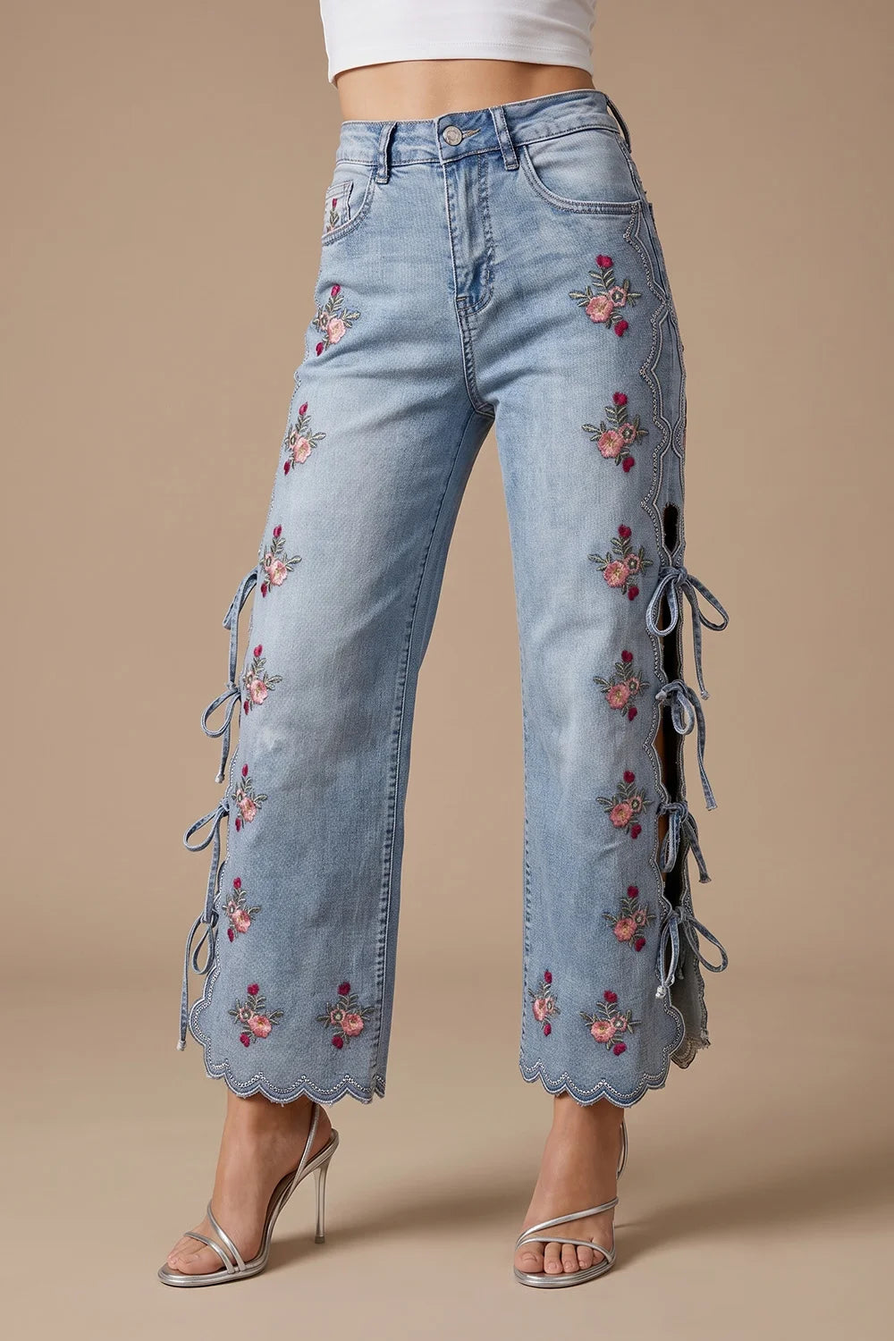 Bağcık Detaylı Jean