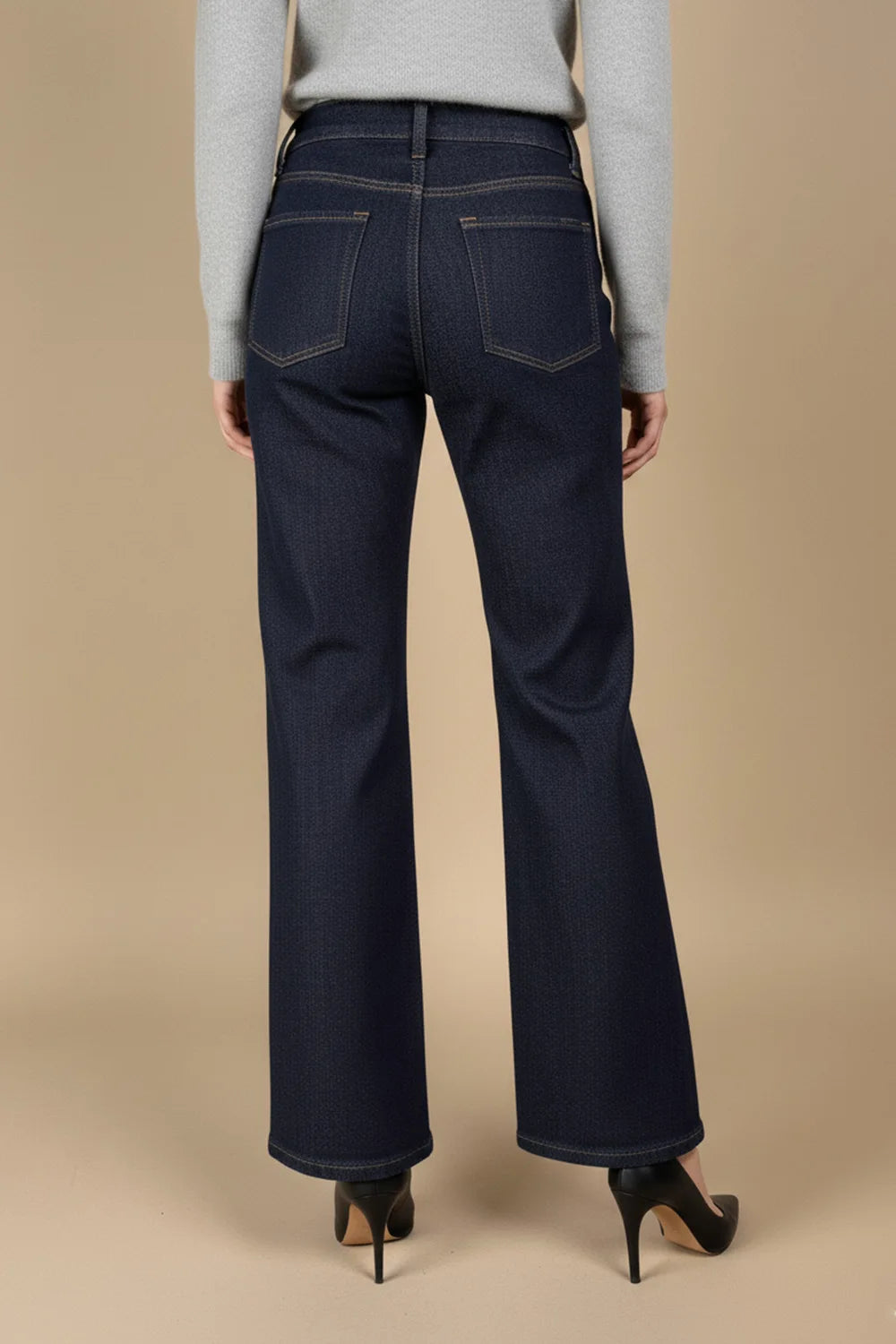 Gold Düğme Detaylı Jean