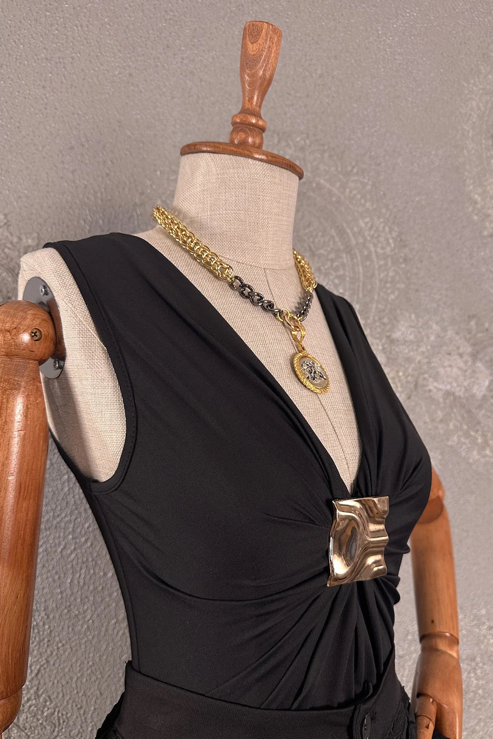 Aksesuar Detaylı Body