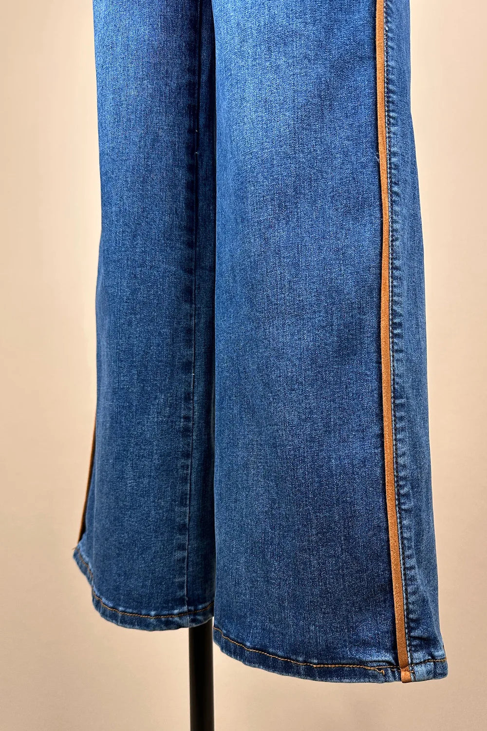 Nubuk Detaylı Denim Takım