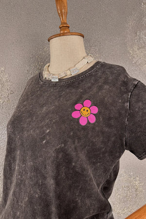 Çiçek Detaylı T-shirt