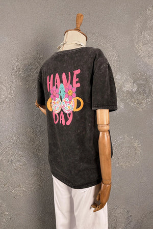 Çiçek Detaylı T-shirt